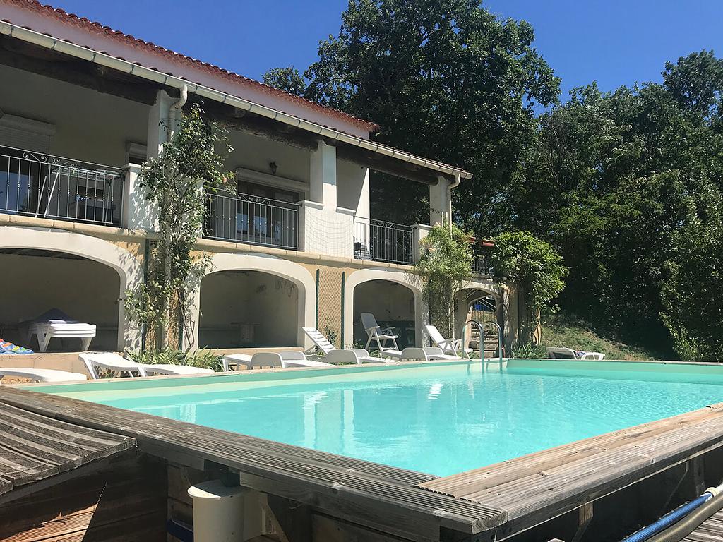 Wisseldag = ZONDAG 2-8 pers. Villa met privé zwembad2 huisdieren toegestaan
25. 15/06-22/06 € 26. 22/06-29/06 € 27. 29/06-06/07 € 28. 06/07-13/07 € 29. 13/07-20/07 € 1750
30. 20/07-27/07 € 31. 27/07-03/08 €32. 03/08-10/08 € 33. 10/08-17/08 € 34. 17/08-24/08 € 35. 24/08-31/08 € 1750
36. 31/08-07/09 € 1500
37. 07/09-14/09 € 1250
38. 14/09-21/09 € 1250
39. 21/09-28/09 € 1250 Huurprijzen Villa La Fontaine